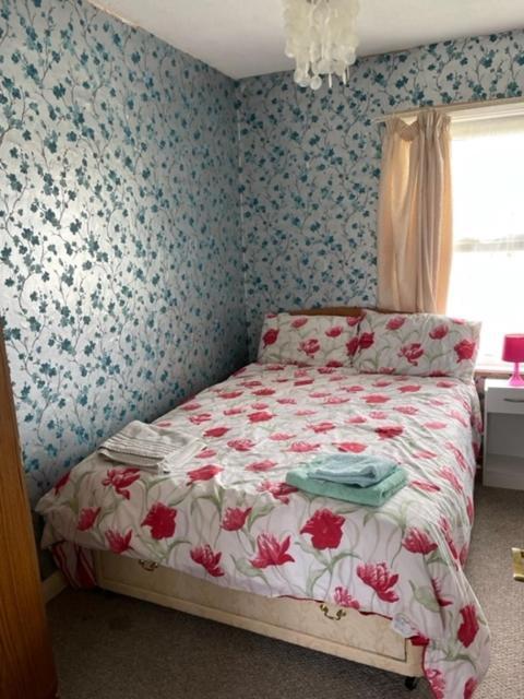 Room Only Guest Accommodation, Guest House Self Catering Bangor  Ngoại thất bức ảnh