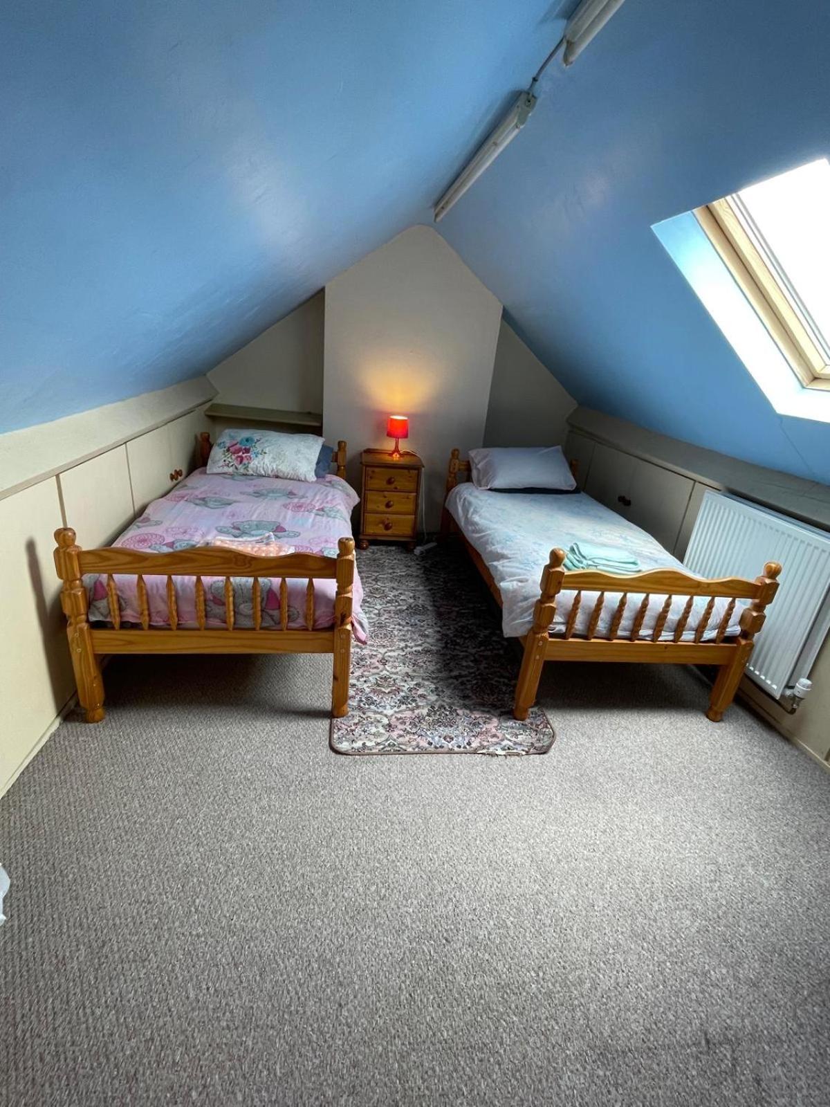Room Only Guest Accommodation, Guest House Self Catering Bangor  Ngoại thất bức ảnh