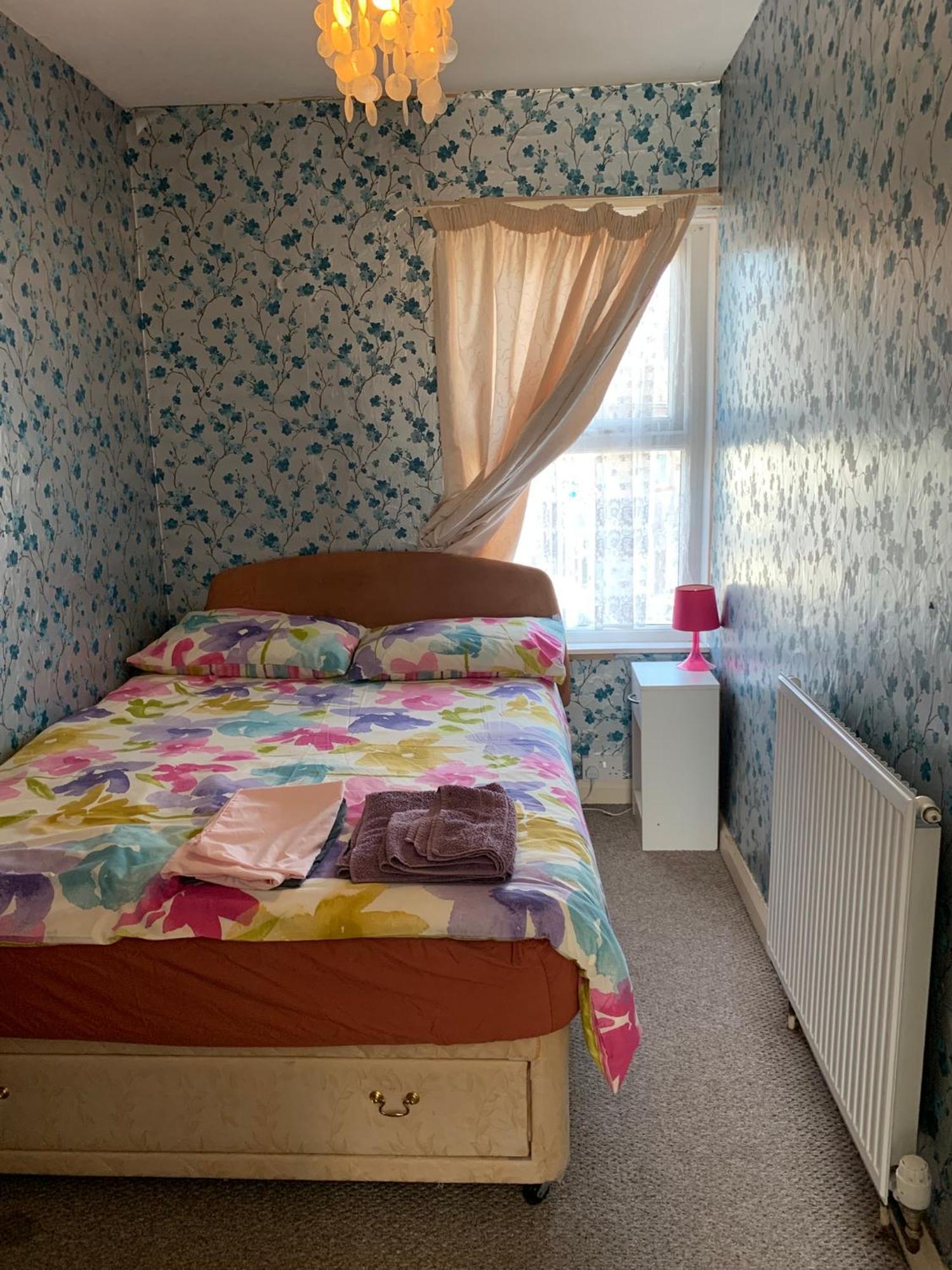 Room Only Guest Accommodation, Guest House Self Catering Bangor  Ngoại thất bức ảnh